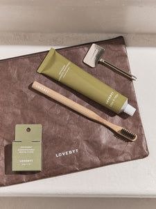 Australian-made natural toothpaste, hydroxyapatite mouthwash and accessories to elevate your oral care routine. 